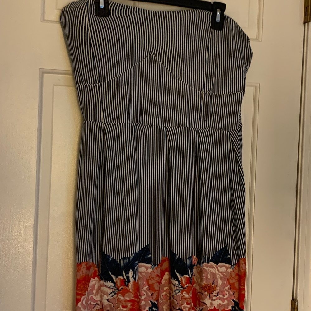 Blue and White Striped Floral strapless Dress size XXXL.